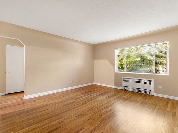 3rd image of 1130 N Pennsylvania St APT 102