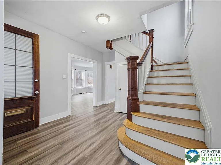 1229 Main St — Photo 4