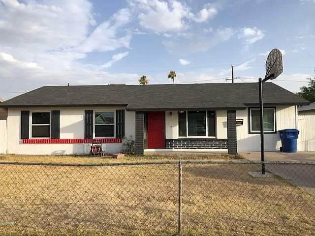 1449 W 7th Dr — Photo 2