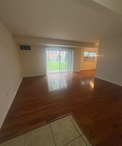 Hickory Hills Condominiums — Photo 29