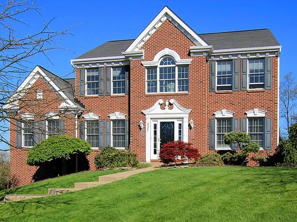 227 Walnut Dr, Venetia, PA 15367