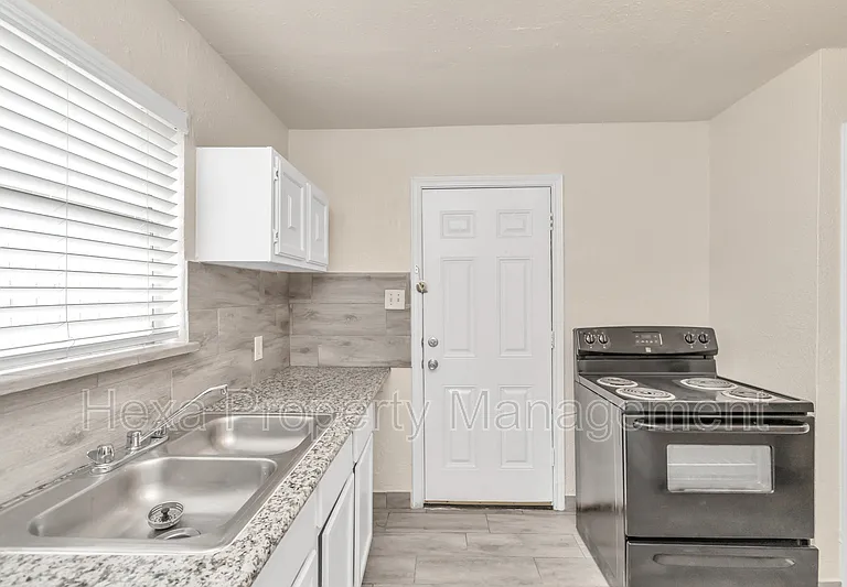 3822 Dabney St #3 — Photo 3