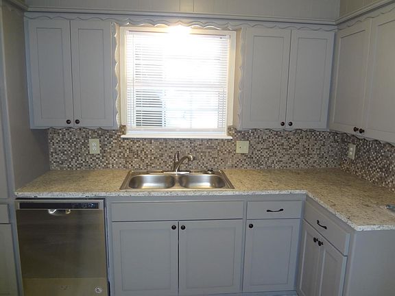 4th image of 309 Rosewood Dr
