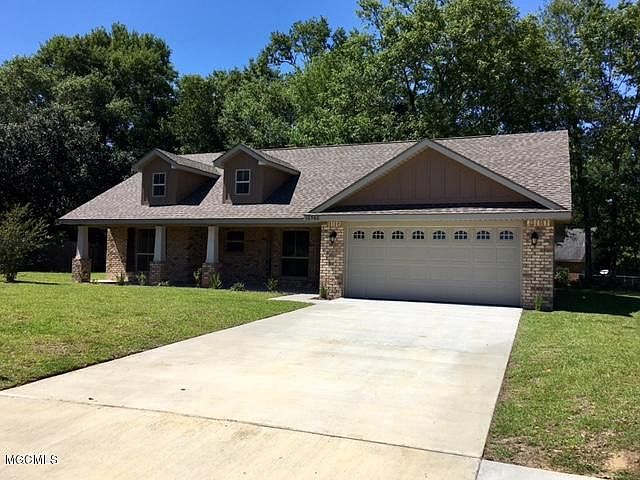 1st image of 10560 Roundhill Dr