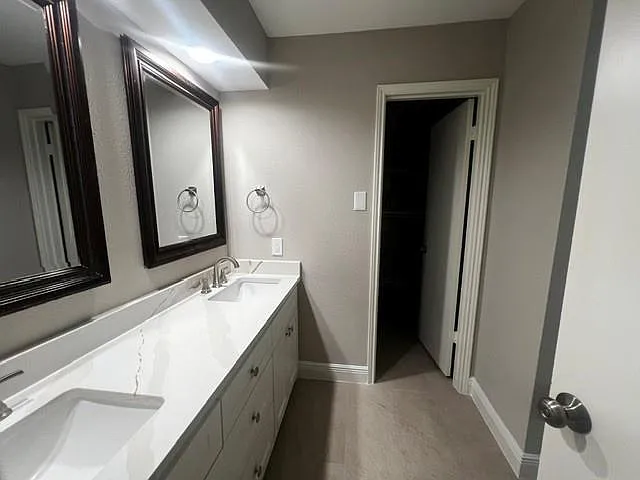 3230 Meadway Dr — Photo 10