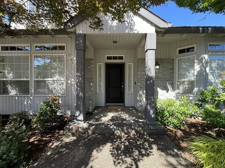 224 NW Sundown Way — Photo 5