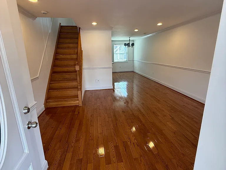 Living Room/ Common Area