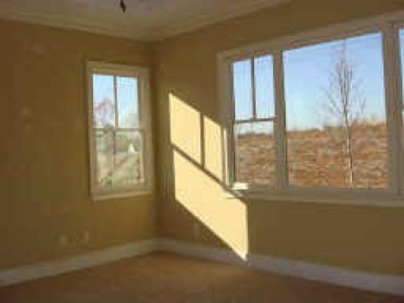 5th image of 365 Summit Village Dr