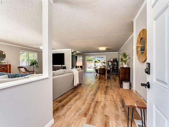 5th image of 1512 SE 141st Ave