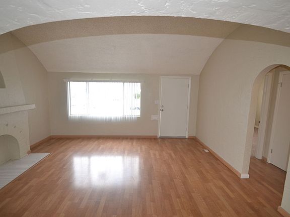 3rd image of 1420 W 90th St