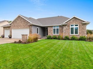 3353 Langdon St, Green Bay, WI 54311