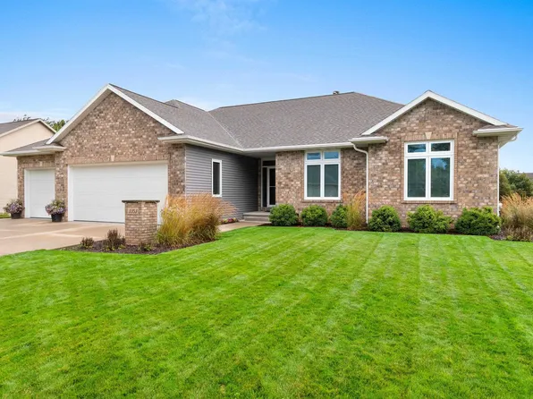 3353 Langdon St, Green Bay, WI 54311