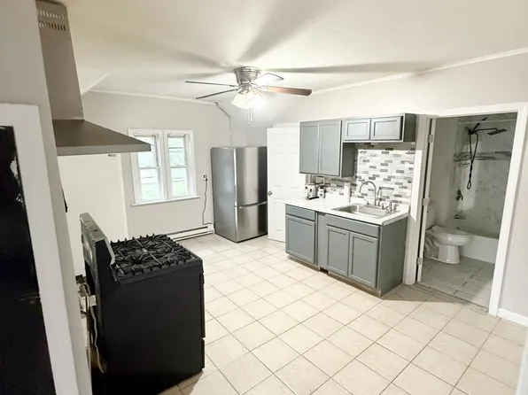 94 Cumerford St Floor 2, Providence, RI 02909