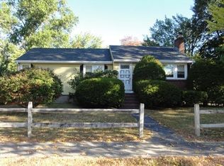 14 Lindauer St, Peabody, MA 01960