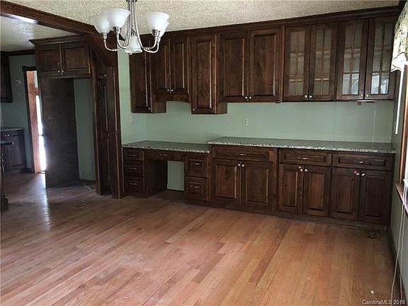 3rd image of 4723 Reinhardt Cir