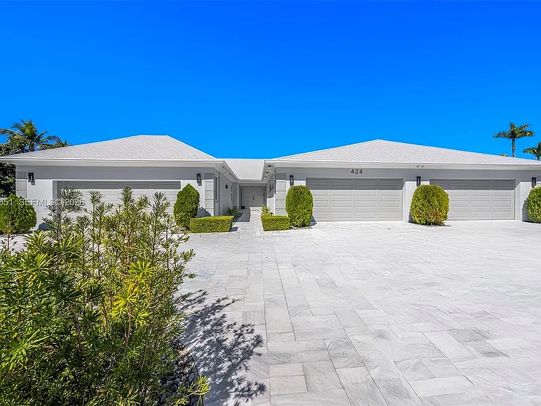 424 Alamanda Dr — Photo 5