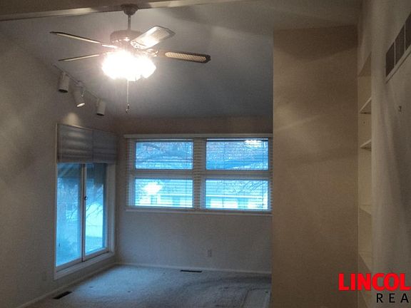4th image of 1331 W Avon Ln