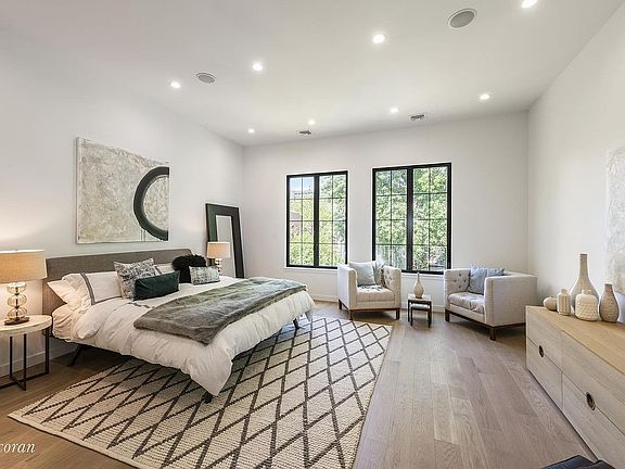 5th image of 271A 22nd St Unit Garden