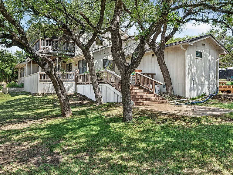 700 Rogart Dr — Photo 26