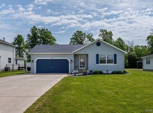 7001 Deborah Ln, Niagara Falls, NY 14304