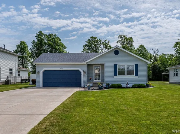 7001 Deborah Ln, Niagara Falls, NY 14304
