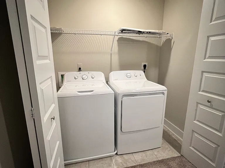 1056 Wells Way — Photo 8