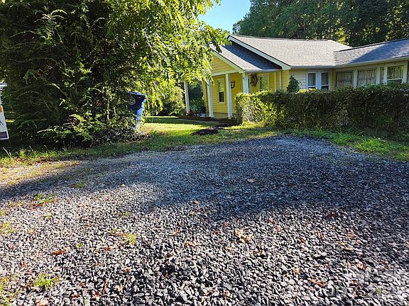 3rd image of 408 McCoy Cove Rd