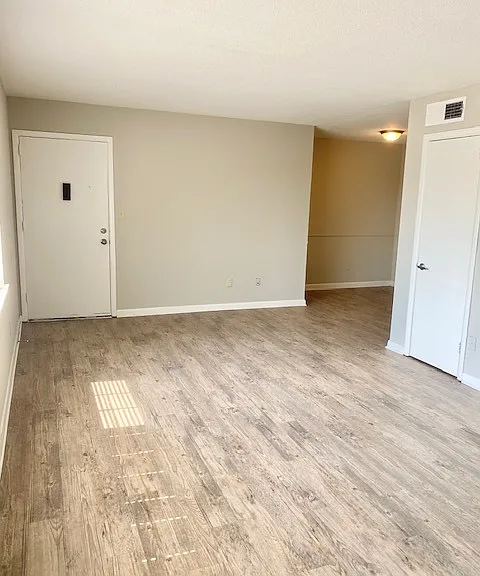 124 Dabbs Ave — Photo 2