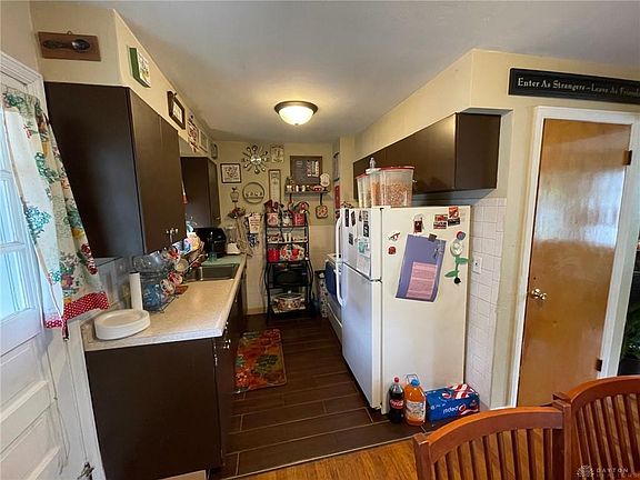5th image of 523 Burkhardt Ave