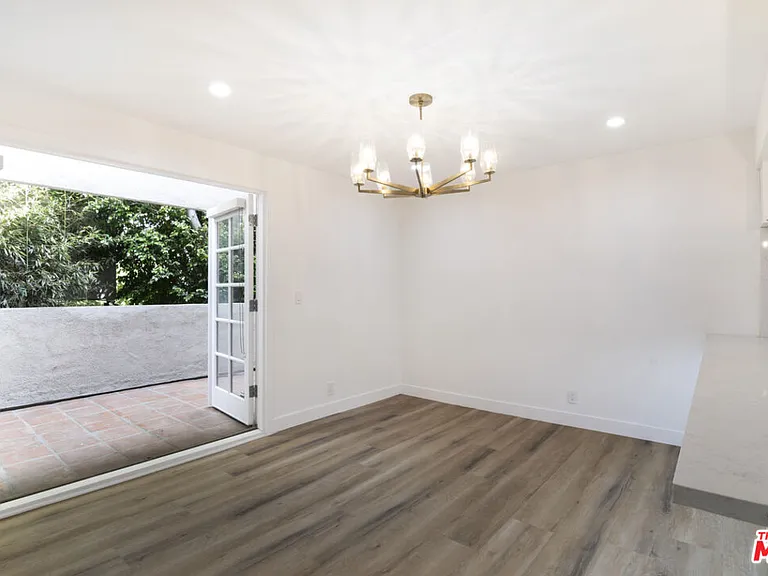 824 Westmount Dr #2 — Photo 5