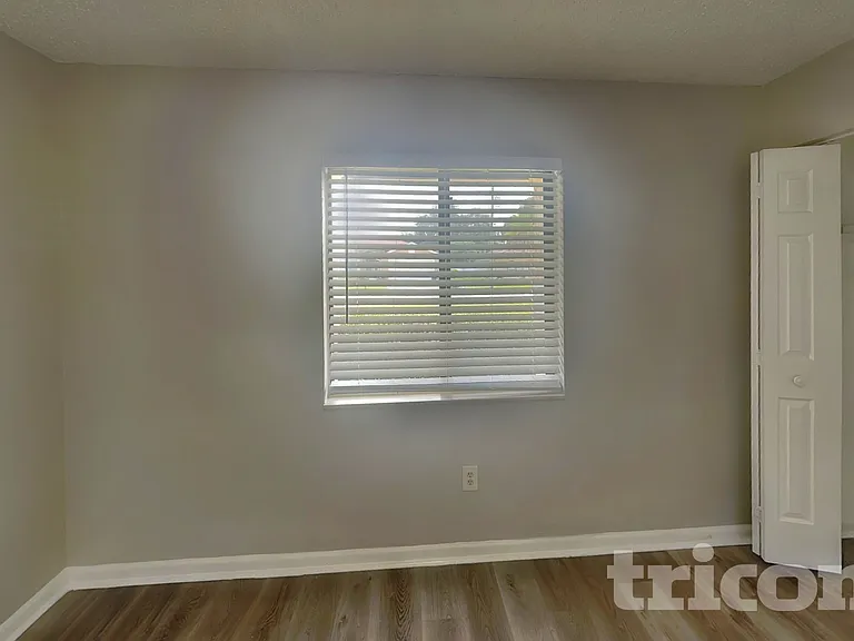 27 Princess Rose Dr — Photo 12