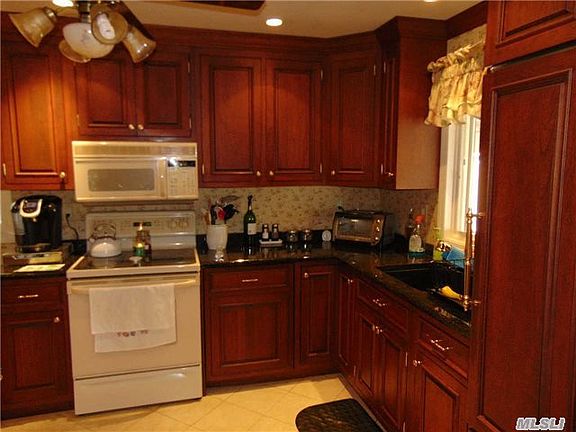 4th image of 15 Lee Ct
