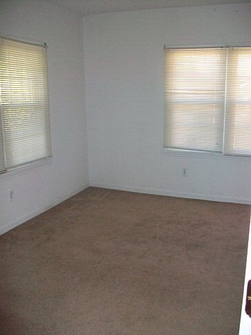 2nd image of 815 S Main St