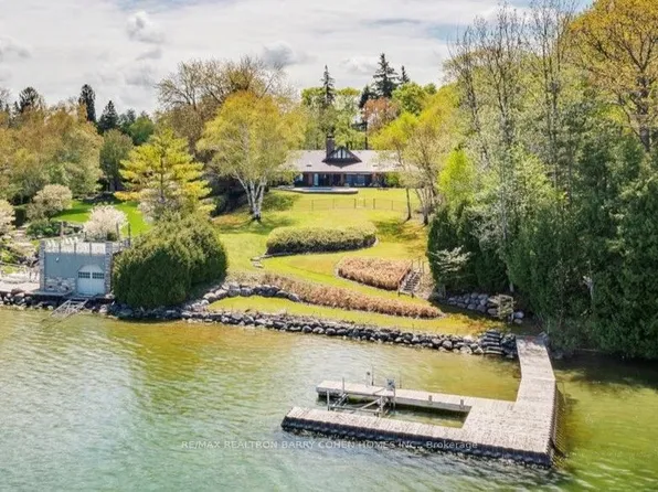 700 Lake Dr N, Georgina, ON L4P 3C8
