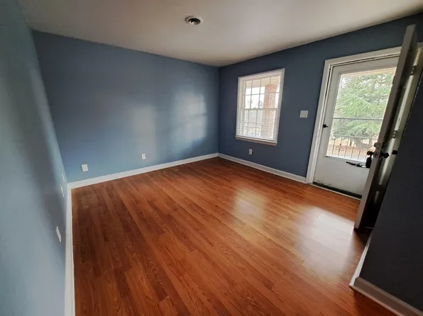 5225 Shattalon Dr APT 16, Winston Salem, NC 27106