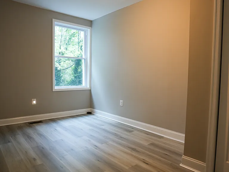527 Chateau Ave — Photo 10