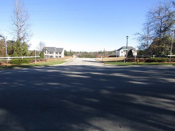 2nd image of 2434 Orchard Dr