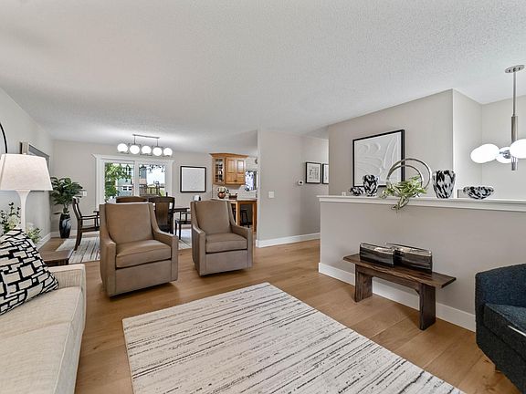 4th image of 936 Shagbark Dr