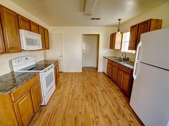 3rd image of 2505 Bigleaf Dr