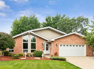 17724 Tulip Ln, Tinley Park, IL 60477