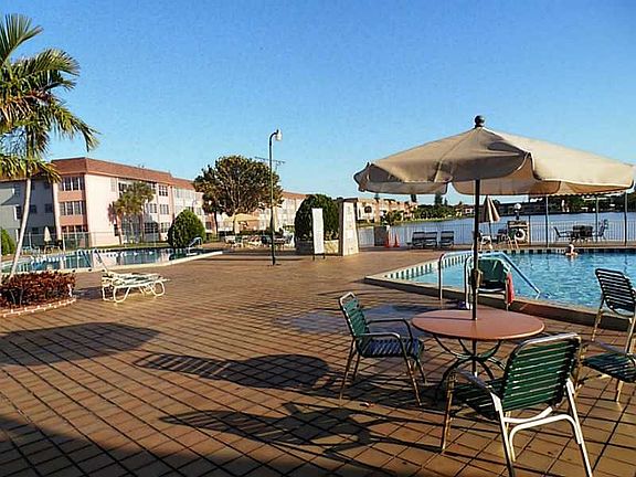 5th image of 1501 NE Miami Gardens Dr APT 356