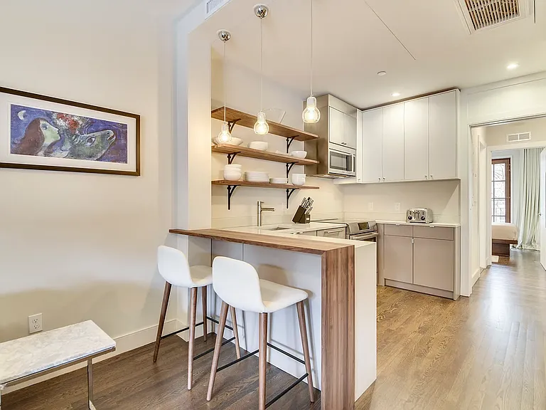 206 E 20th St #TOWNHOUSE — Photo 9