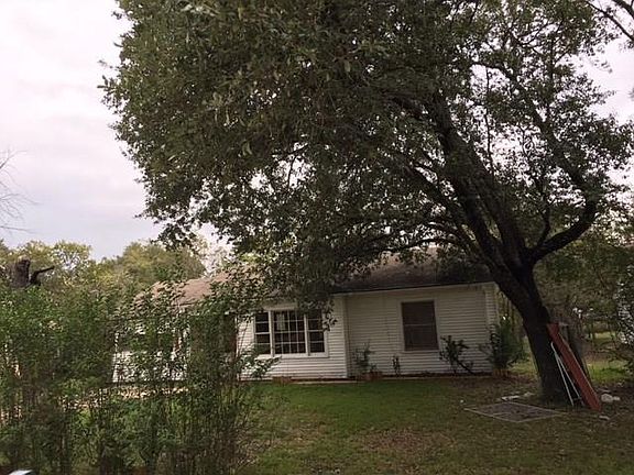 4th image of 1023 E Hunt St