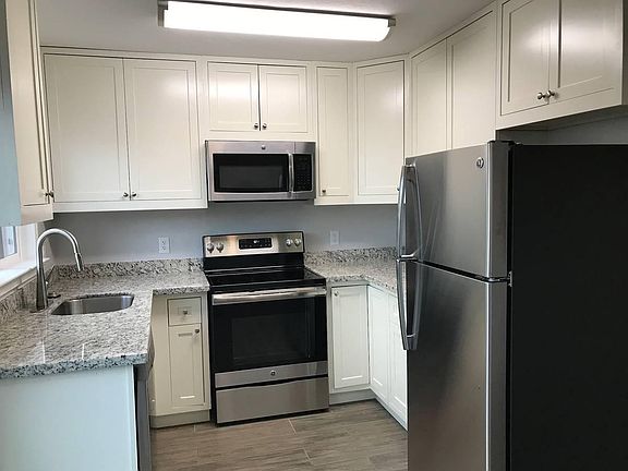 2nd image of 863 Pacific Ave