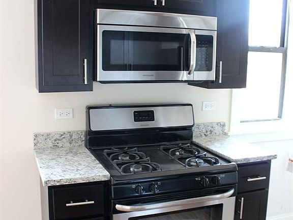 2nd image of 4040 N Ashland Ave APT 03W