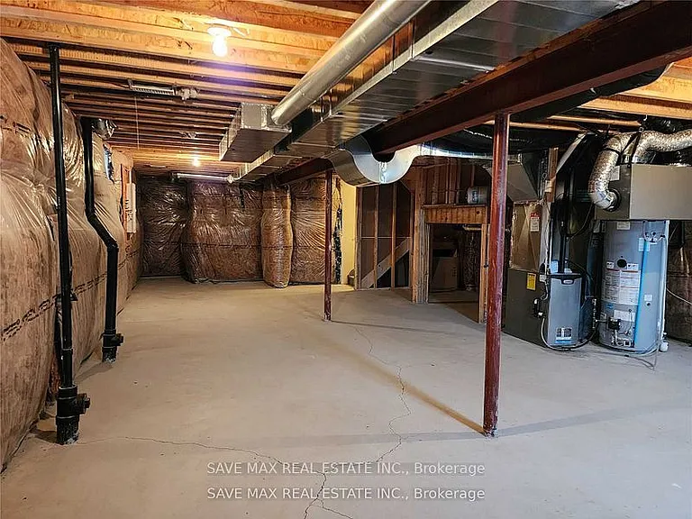 51 Wagner Cres — Photo 9