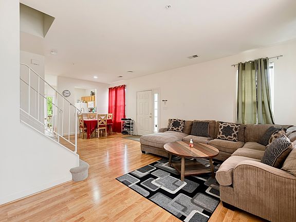4th image of 8603 Willow Leaf Ct