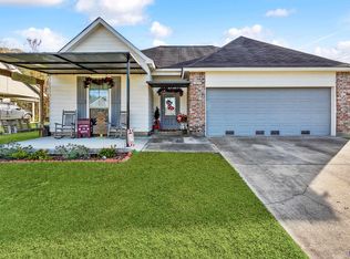 27160 Woods Edge Ln, Walker, LA 70785