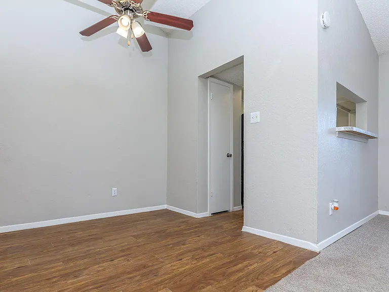 Villas at Alameda — Photo 39