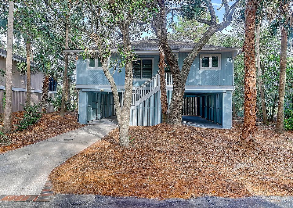 2nd image of 22 Twin Oaks Ln